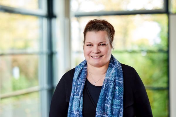 Anke Marche, Administration