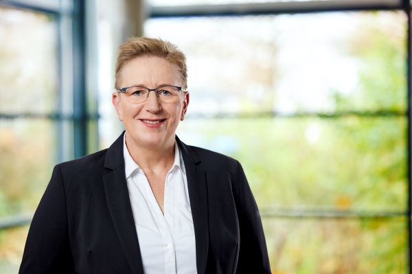 Christiane Hinners, Administration